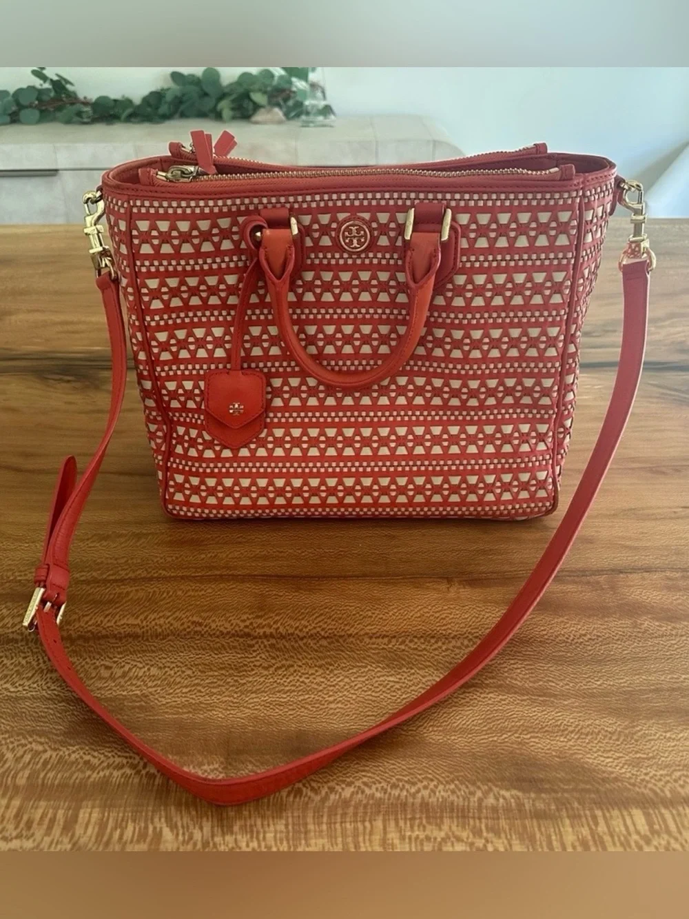 Tory Burch Robinson Woven Tote Bag Interior Pockets Orange